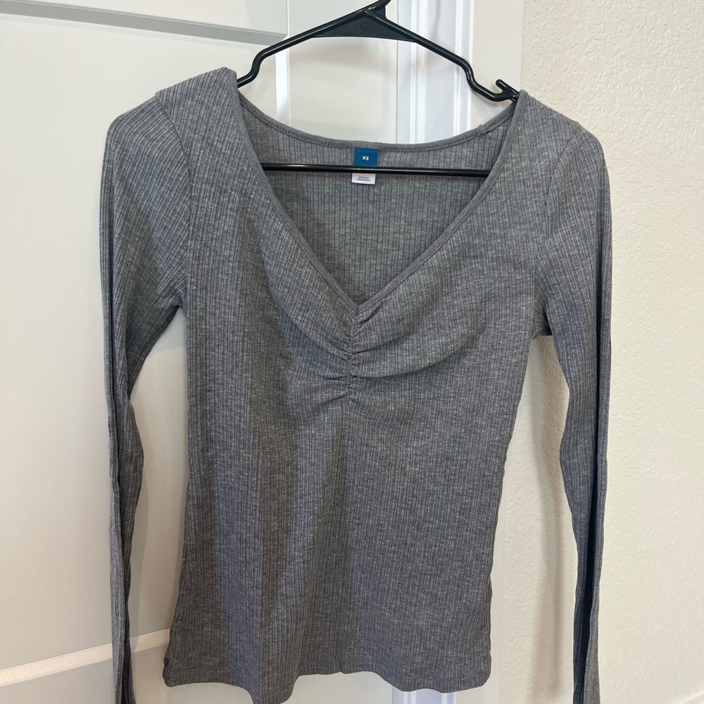 Old Navy Gray Long Sleeve V-Neck Top
